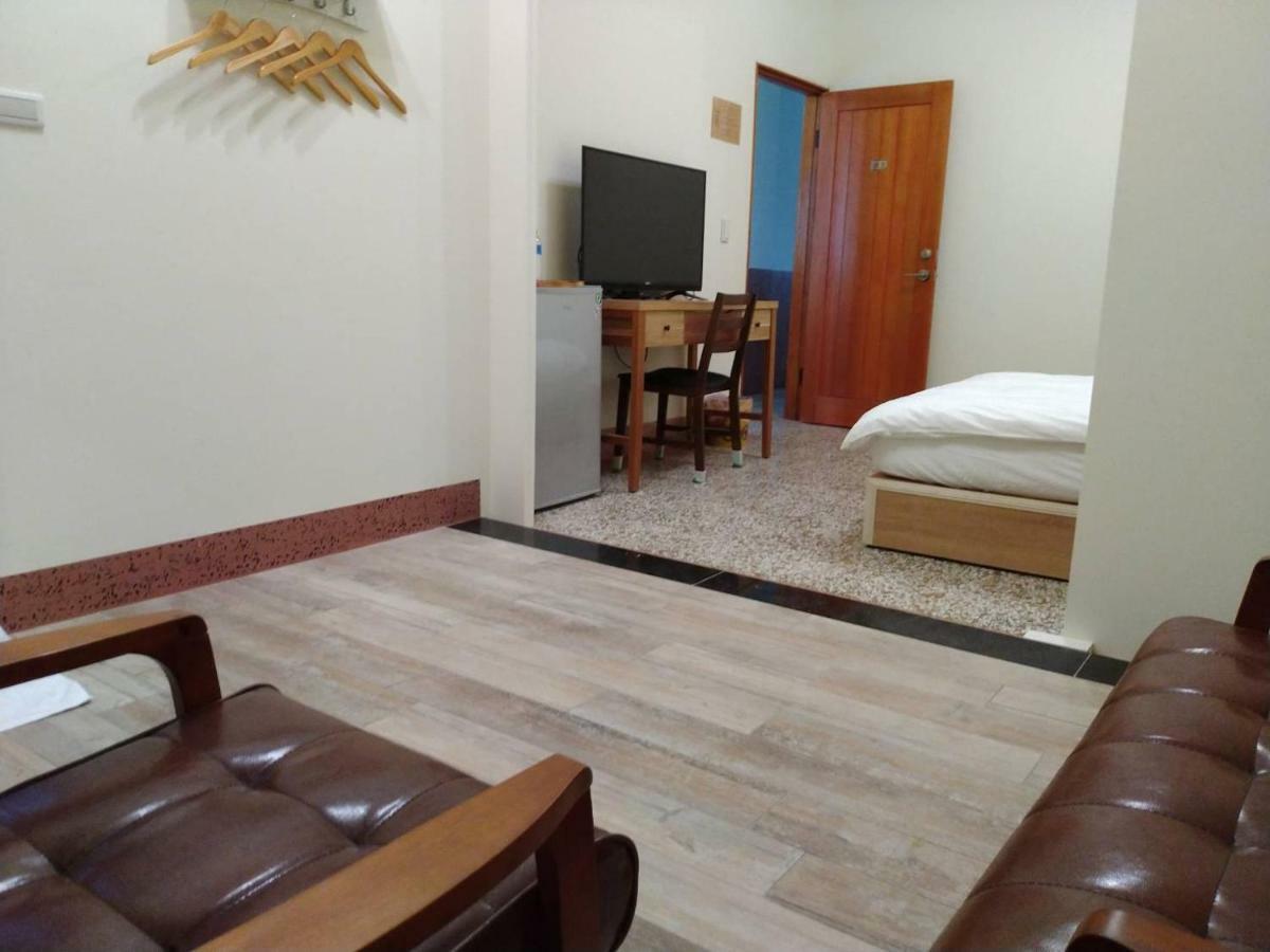 Freedom B&B Tainan Esterno foto